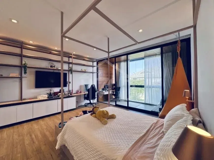 Джакузі та 4 спальні: будинок 800 м² — photo 16