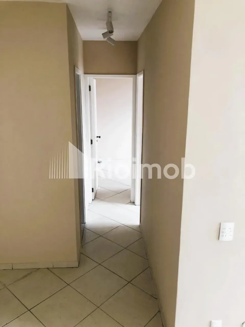 2-bedroom apartment in a building with a pool — photo 4