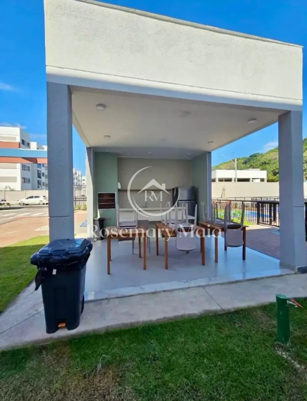 2-bedroom apartment with 1 parking space and 1 bath — photo 3