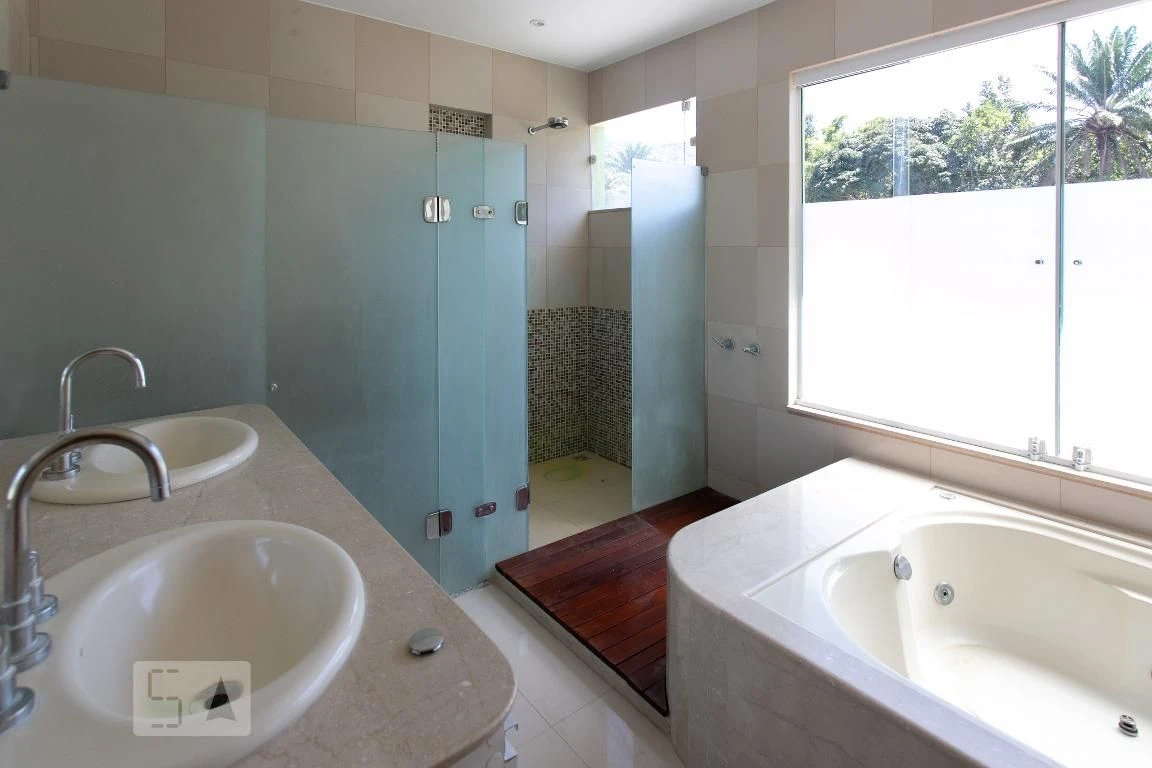 Unfurnished house with 5 en-suite bedrooms and private garden — photo 56