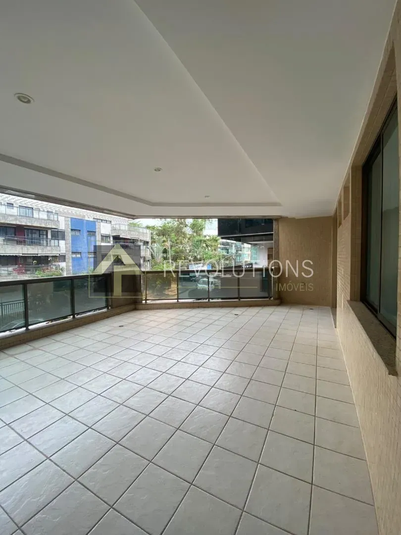 3-bedroom apartment with wood or laminate floors — photo 17