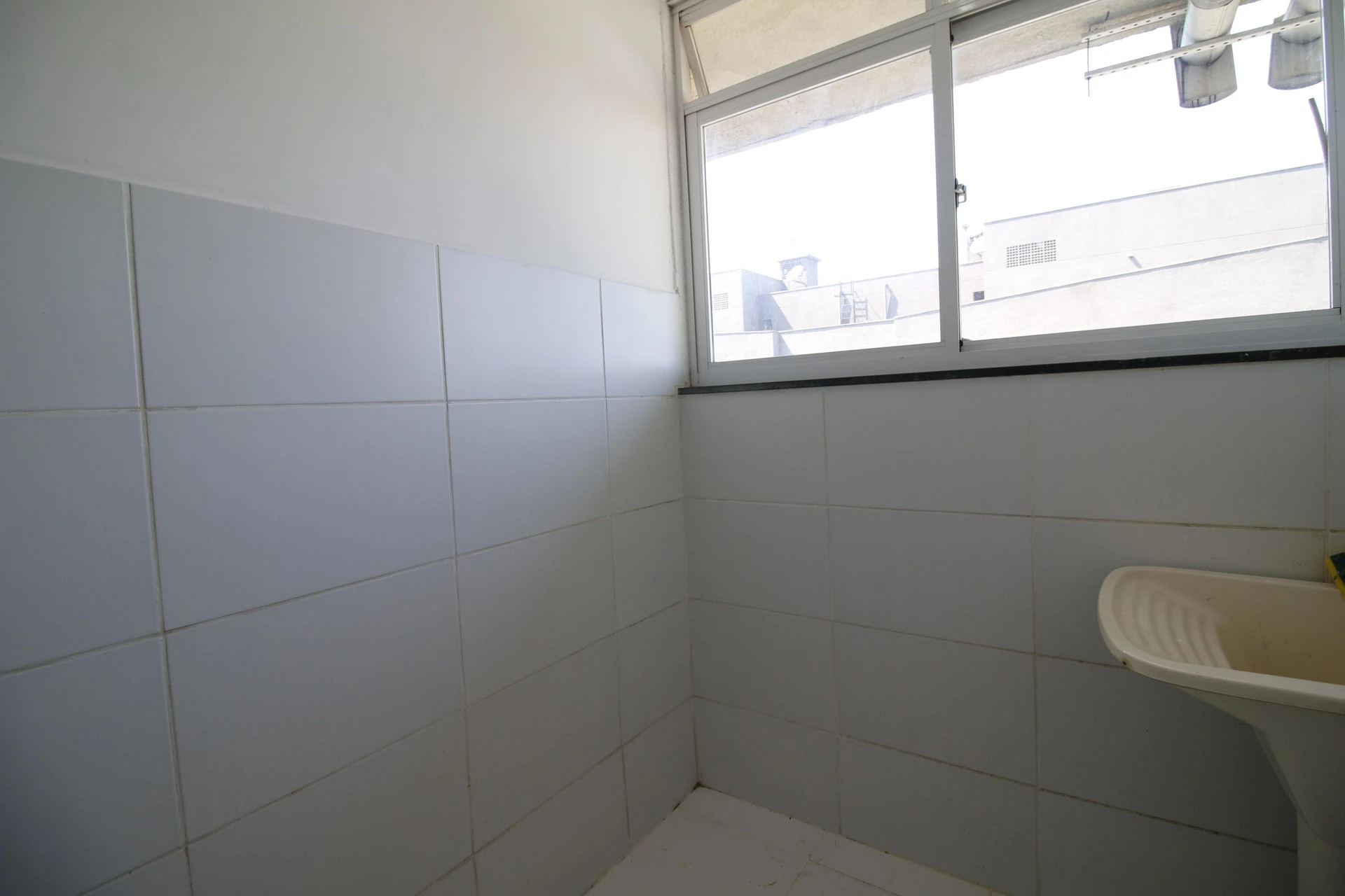 2-bedroom apartment in a building with a gym — photo 22