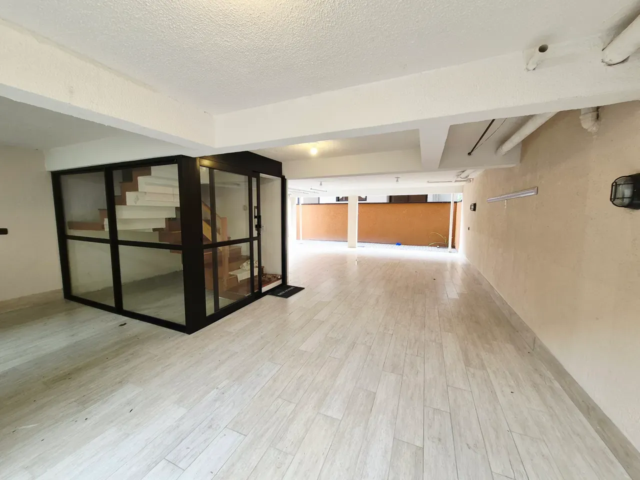 House with 3 bedrooms, 3 baths and a gas stove — photo 27
