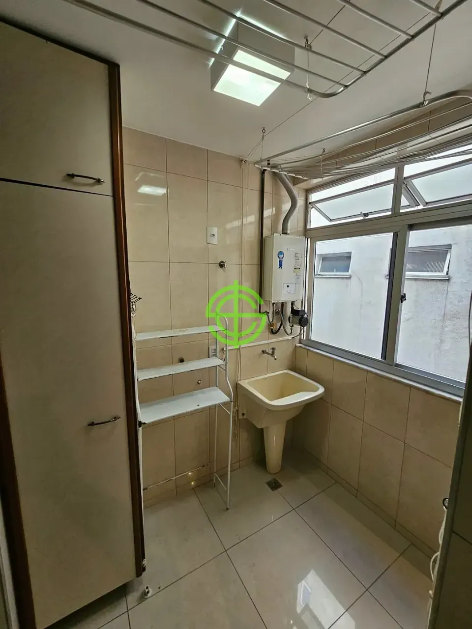 Apartamento com 3 quartos, 4 banheiros e cozinha fechada — photo 8