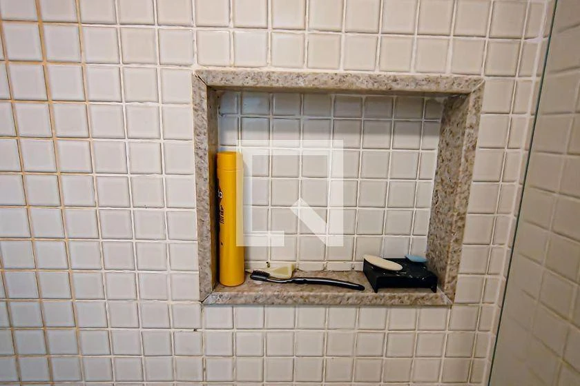 Оренда мебльованої 1-кімнатної квартири 40 м² з душем у склі — photo 30