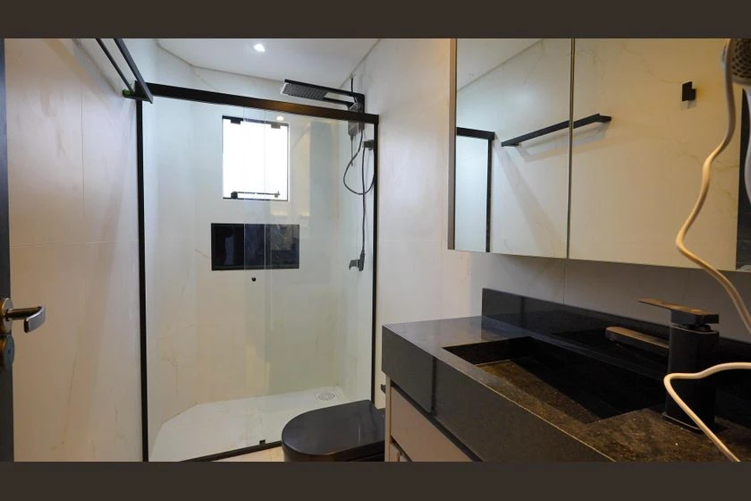 Studio mobiliado com mesa de trabalho e jardim privativo — photo 10