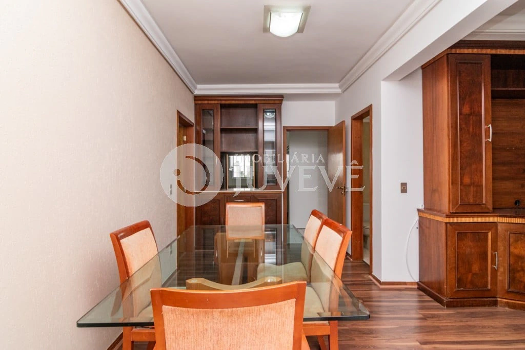 130 m² apartment with a walk-in closet and a bathtub — photo 17