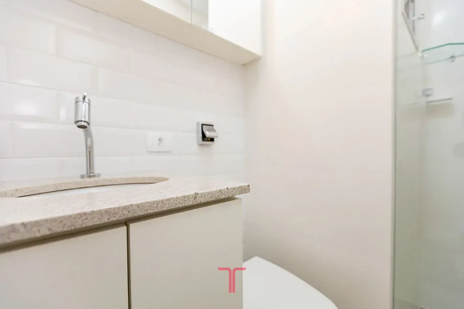Furnished 33 m² apartment with 1 bedroom and 1 bathroom — photo 12