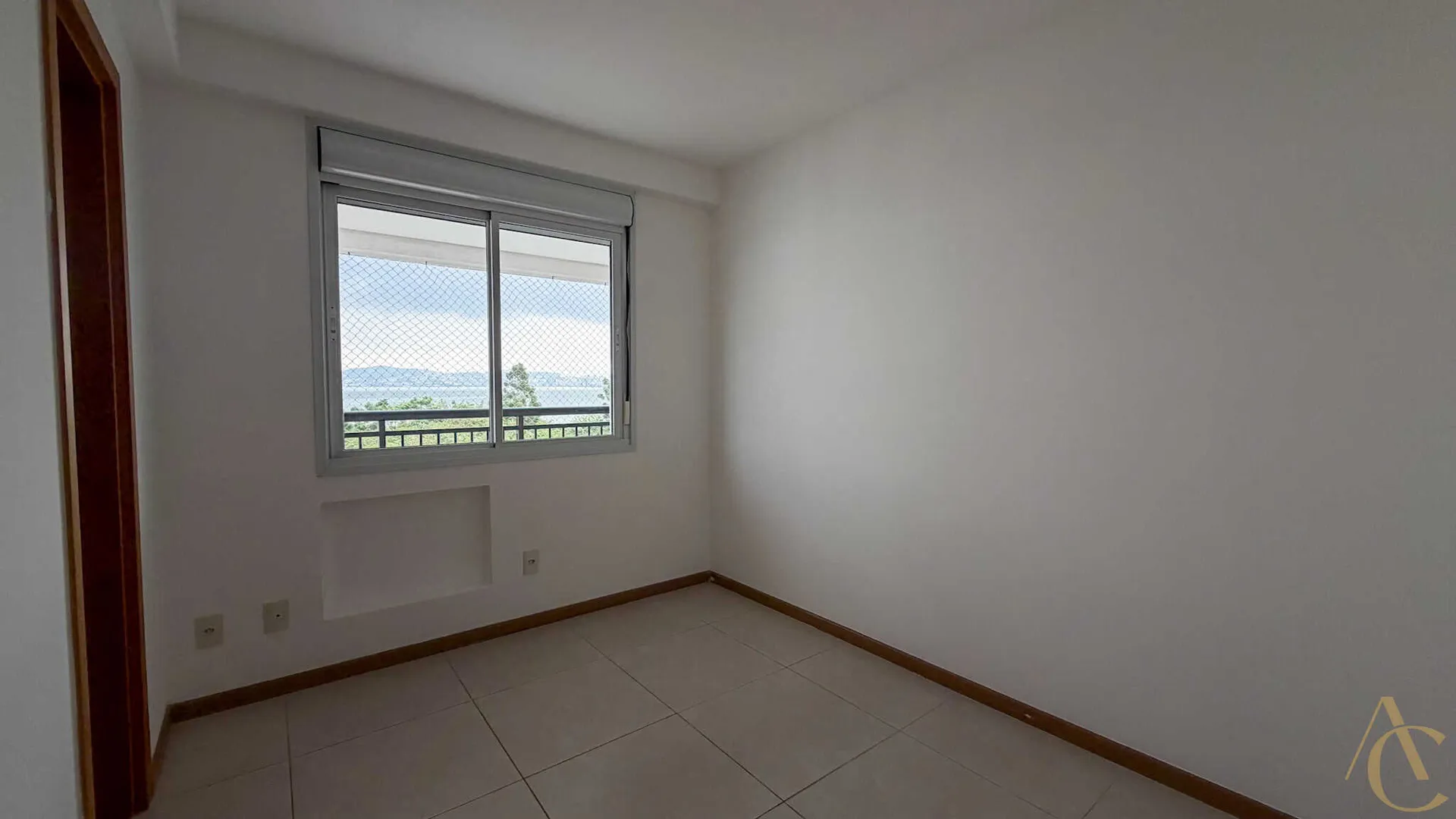 149 m² furnished apartment with a built-in grill on the balcony — photo 46