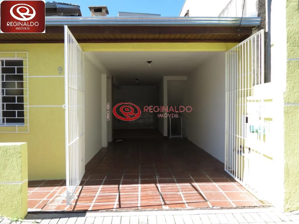 House with 2 bedrooms, 1 bath and 1 parking space — photo 3