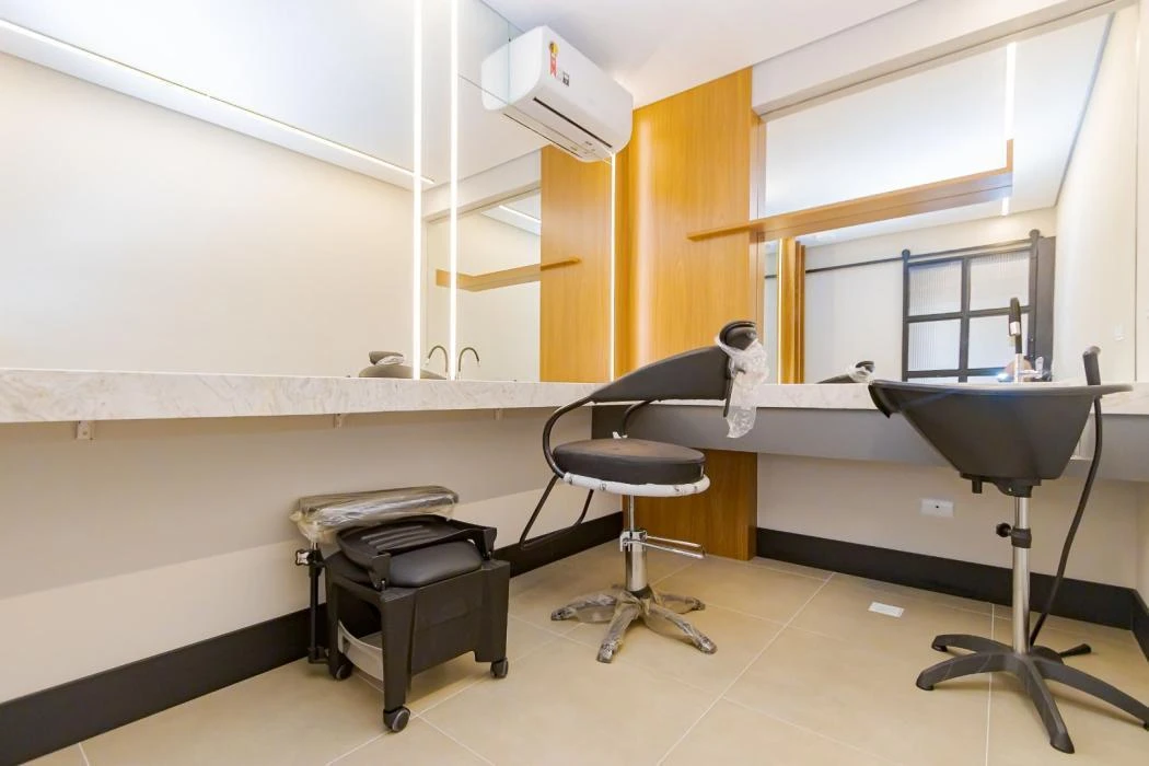 Apartamento mobiliado, 27 m², com janelas do piso ao teto — photo 43
