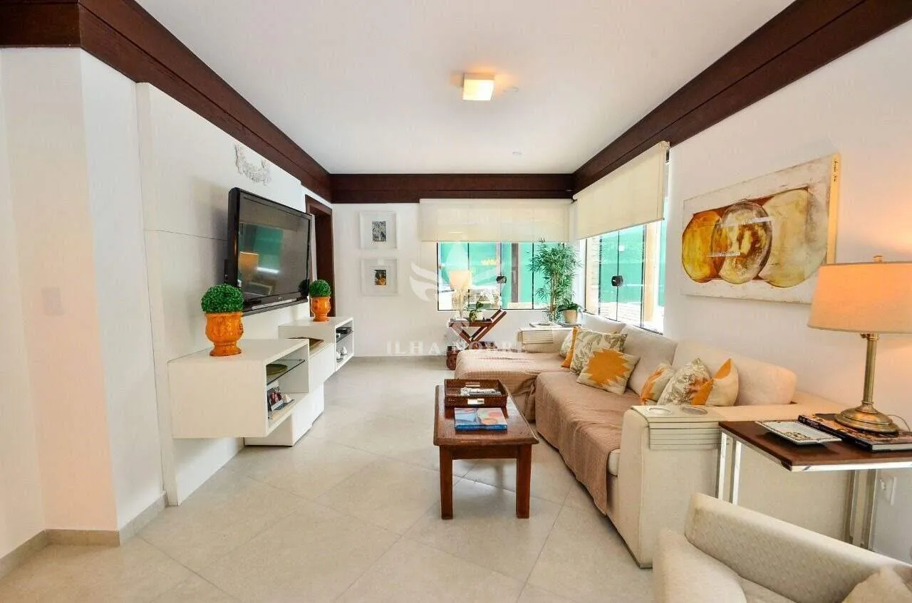 Casa mobiliada com 7 quartos e piscina ao ar livre — photo 22