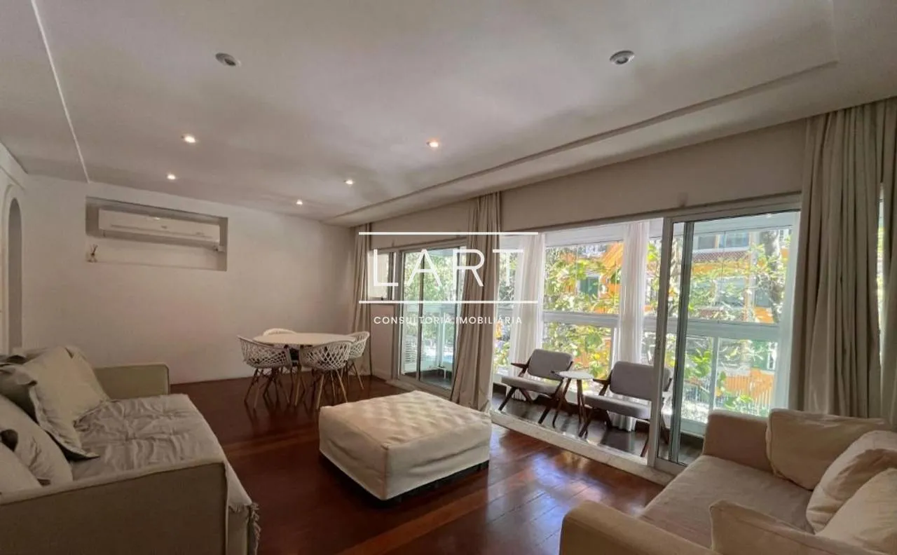 Furnished apartment, 170 m², with a glass-enclosed balcony