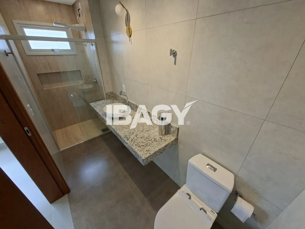 House with 3 en-suite bedrooms and 2 parking spots