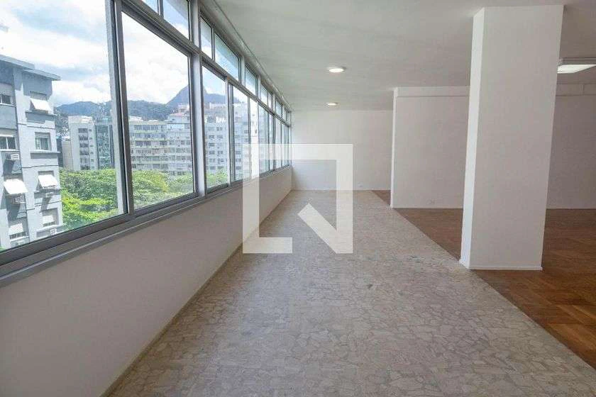Rental apartment with 4 bedrooms and 4 bathrooms — photo 27