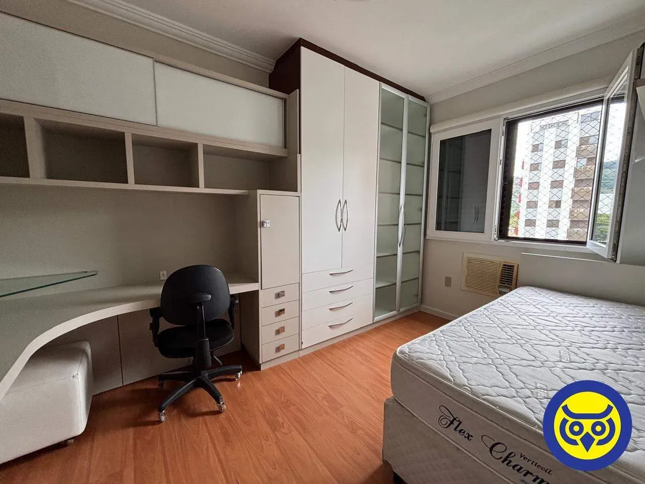 2-bedroom apartment with a home office — photo 7