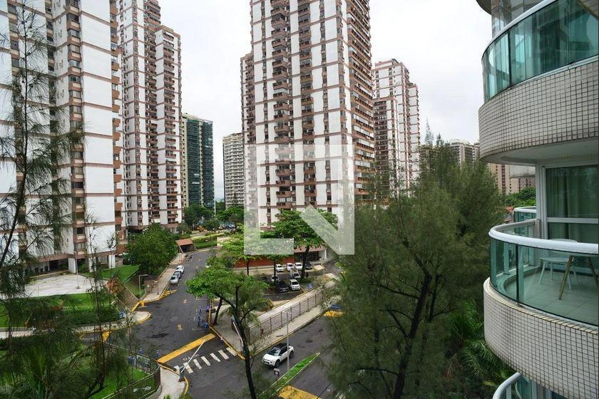 Furnished 1-bedroom apartment with a balcony — photo 4