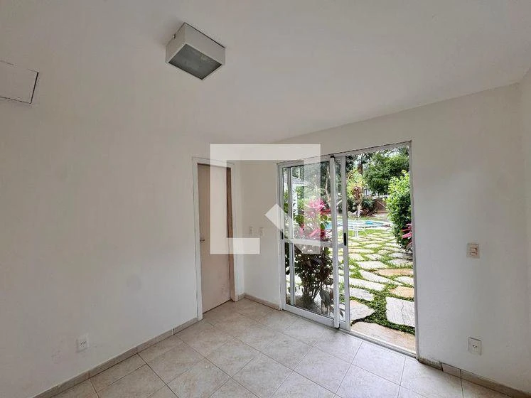 1000 m² house with a washing machine and a bathtub — photo 32