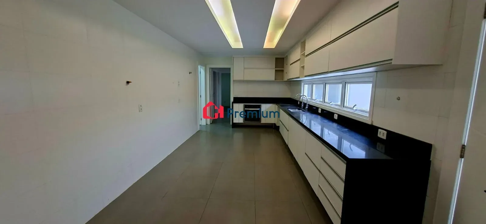 Casa com 5 suítes e 7 banheiros, 5 vagas — photo 12