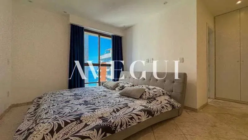 250 m² apartment with 4 bedrooms and 3 parking spots — photo 18