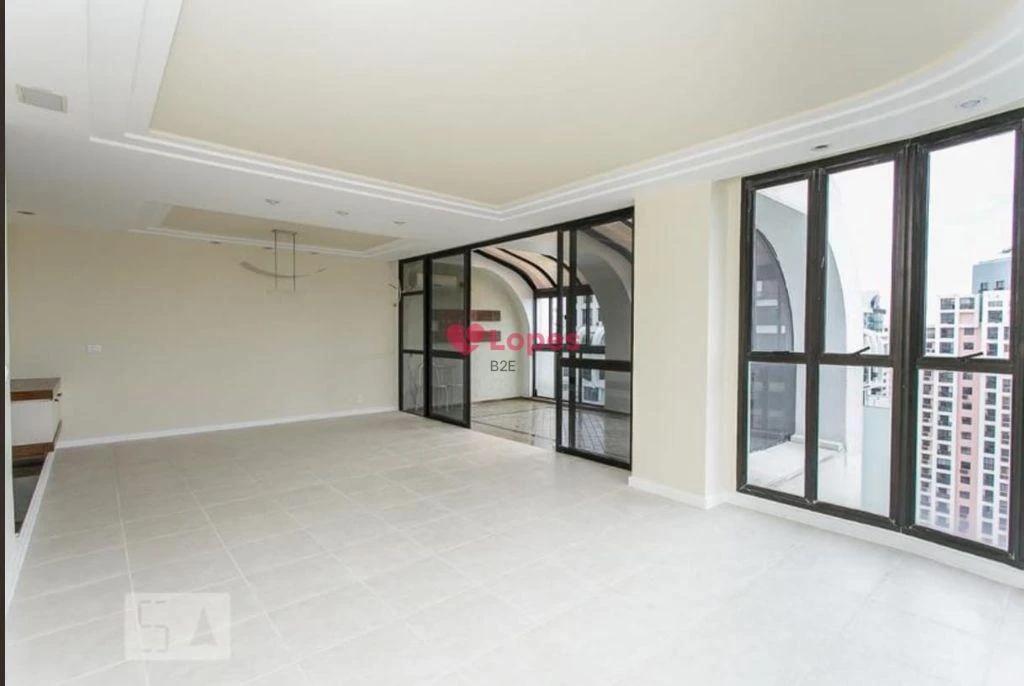 Duplex penthouse with 3 en-suite bedrooms and glass balcony — photo 33