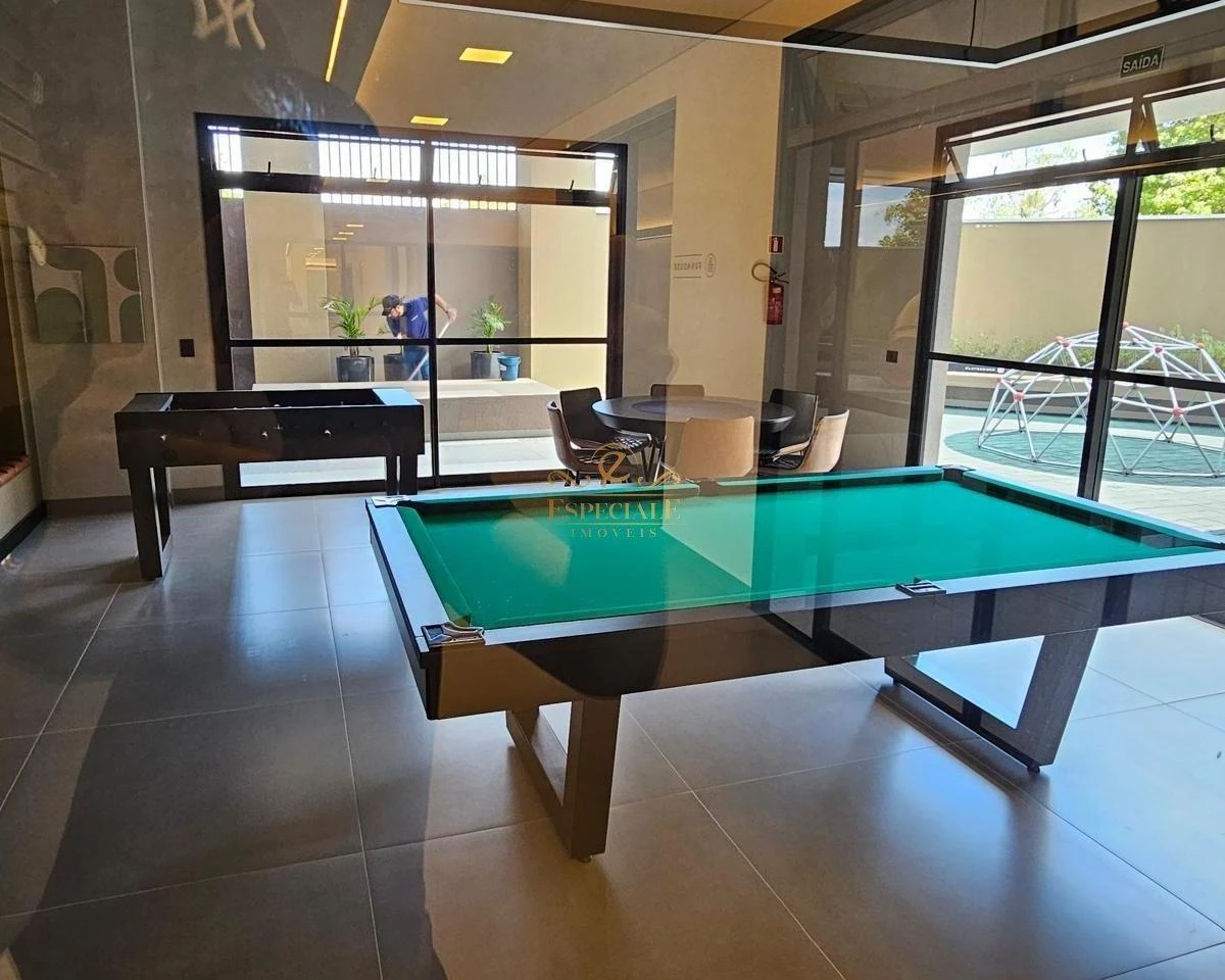 3-bedroom apartment in a building with a pool — photo 11