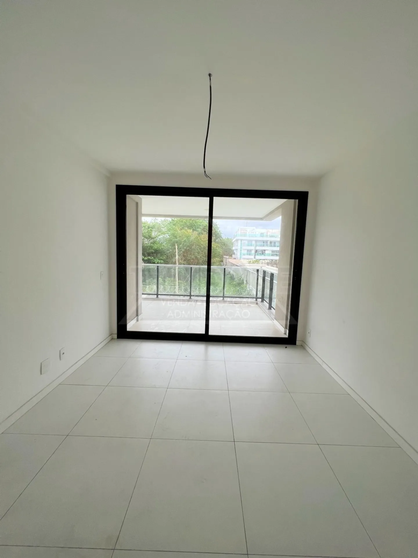 Casa com 3 suítes, 4 vagas e 366 m² — photo 13