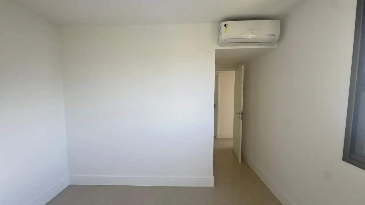 Rental apartment with 3 bedrooms and 4 bathrooms — photo 32