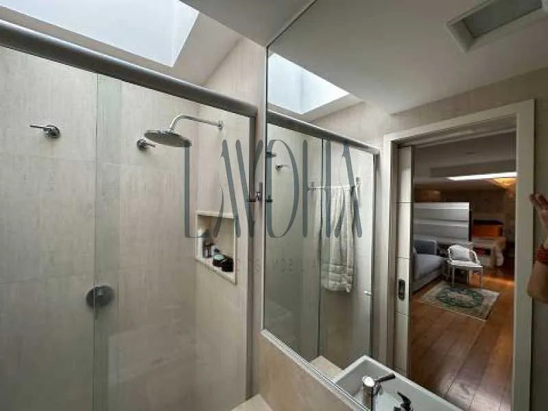 Furnished apartment with 4 bedrooms and 5 bathrooms — photo 13