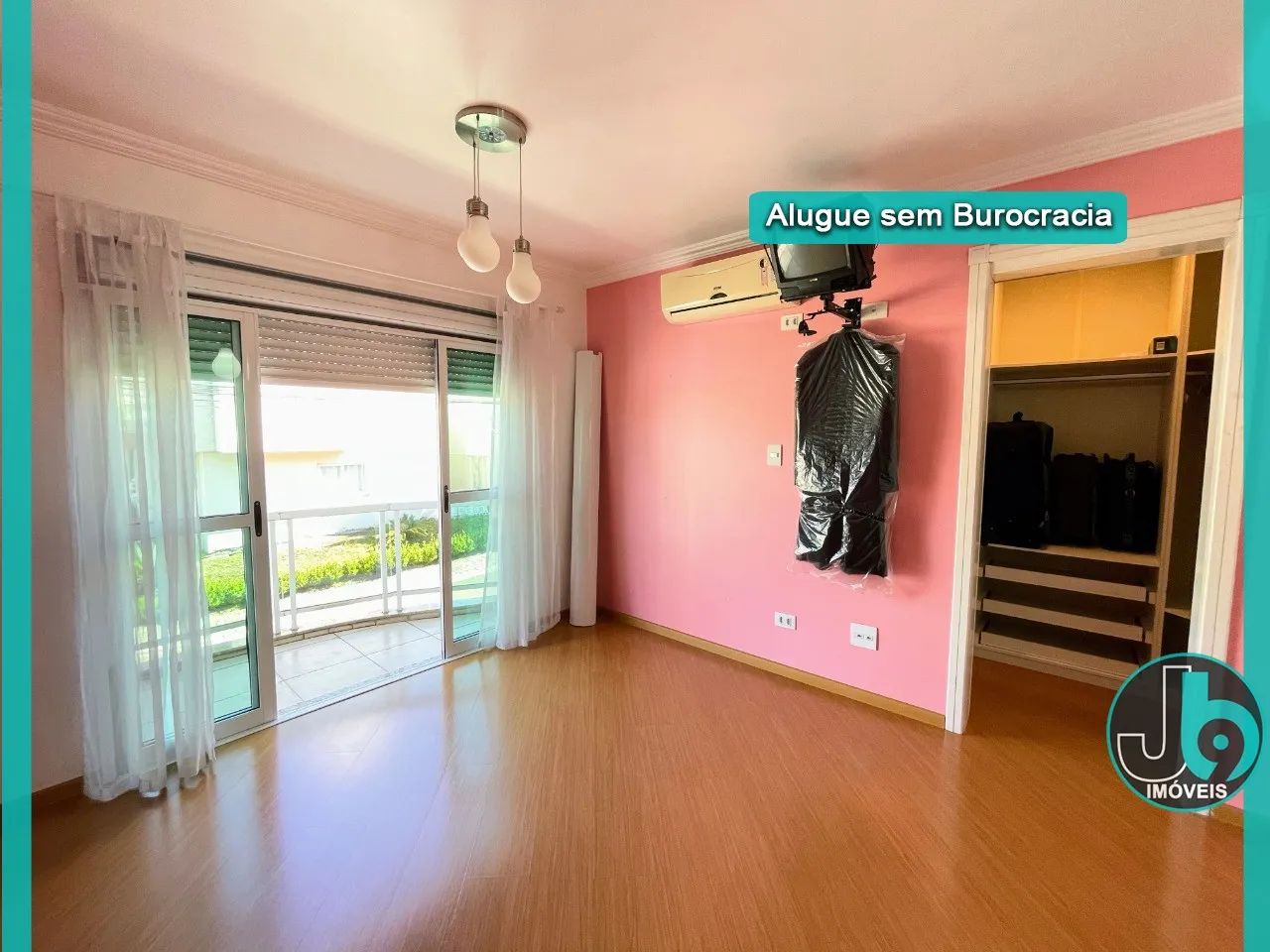 360 m² townhouse with 3 en-suite bedrooms and parking — photo 38