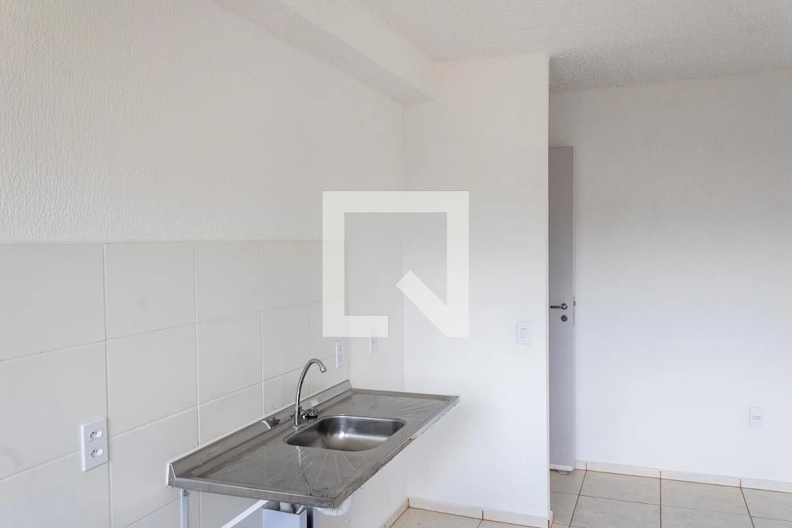 Unfurnished 2-bedroom apartment with an open-air pool — photo 39