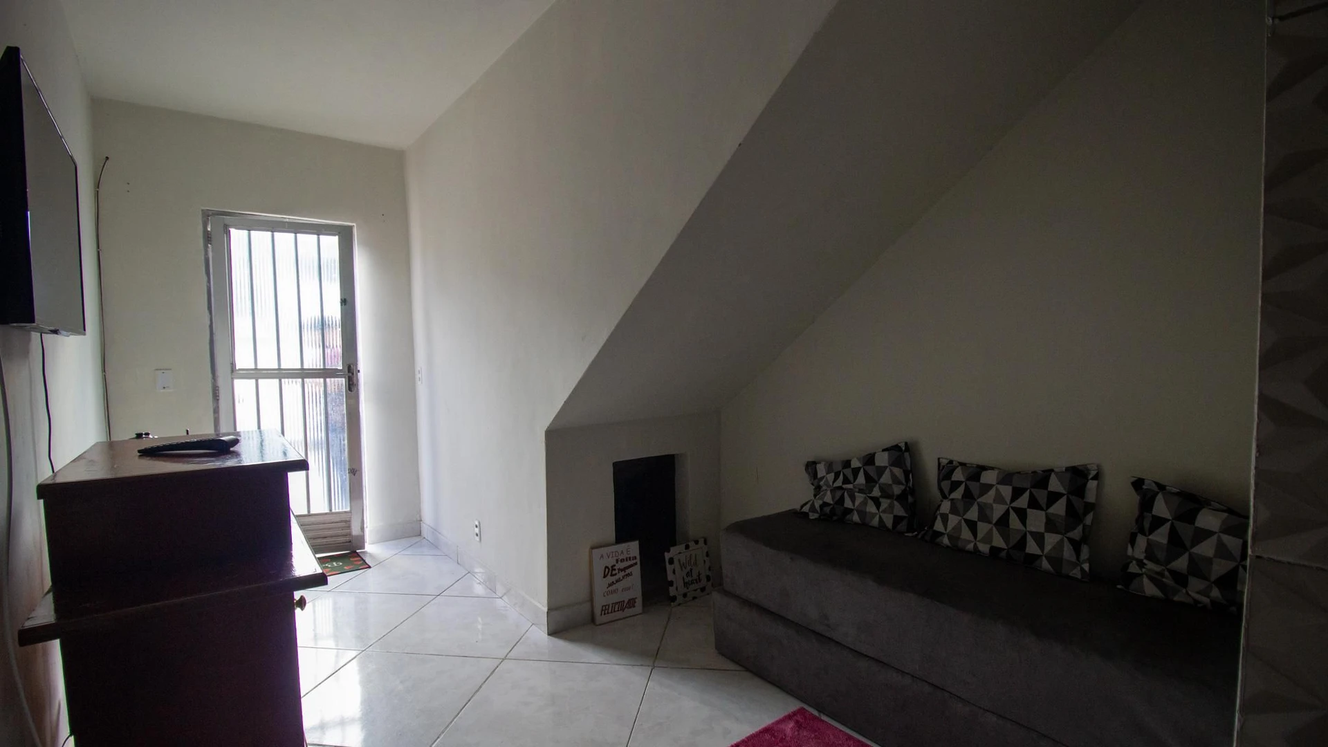 Furnished 1-bedroom apartment with 2 bathrooms — photo 14