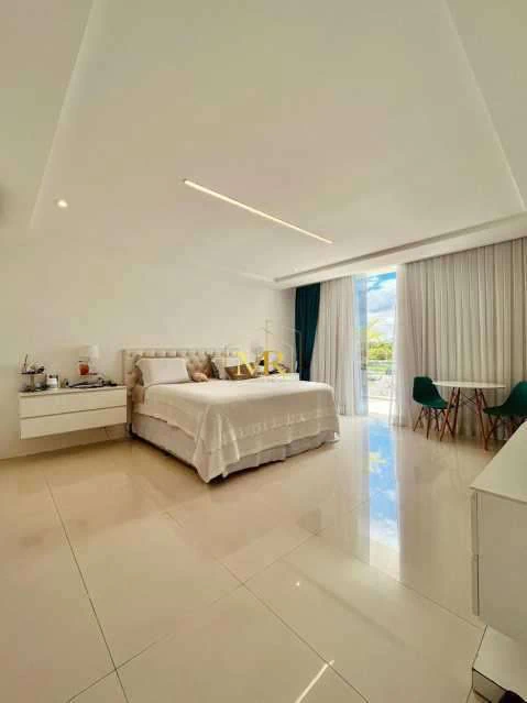 Condominium house with 4 en-suite bedrooms, 340 m² — photo 9