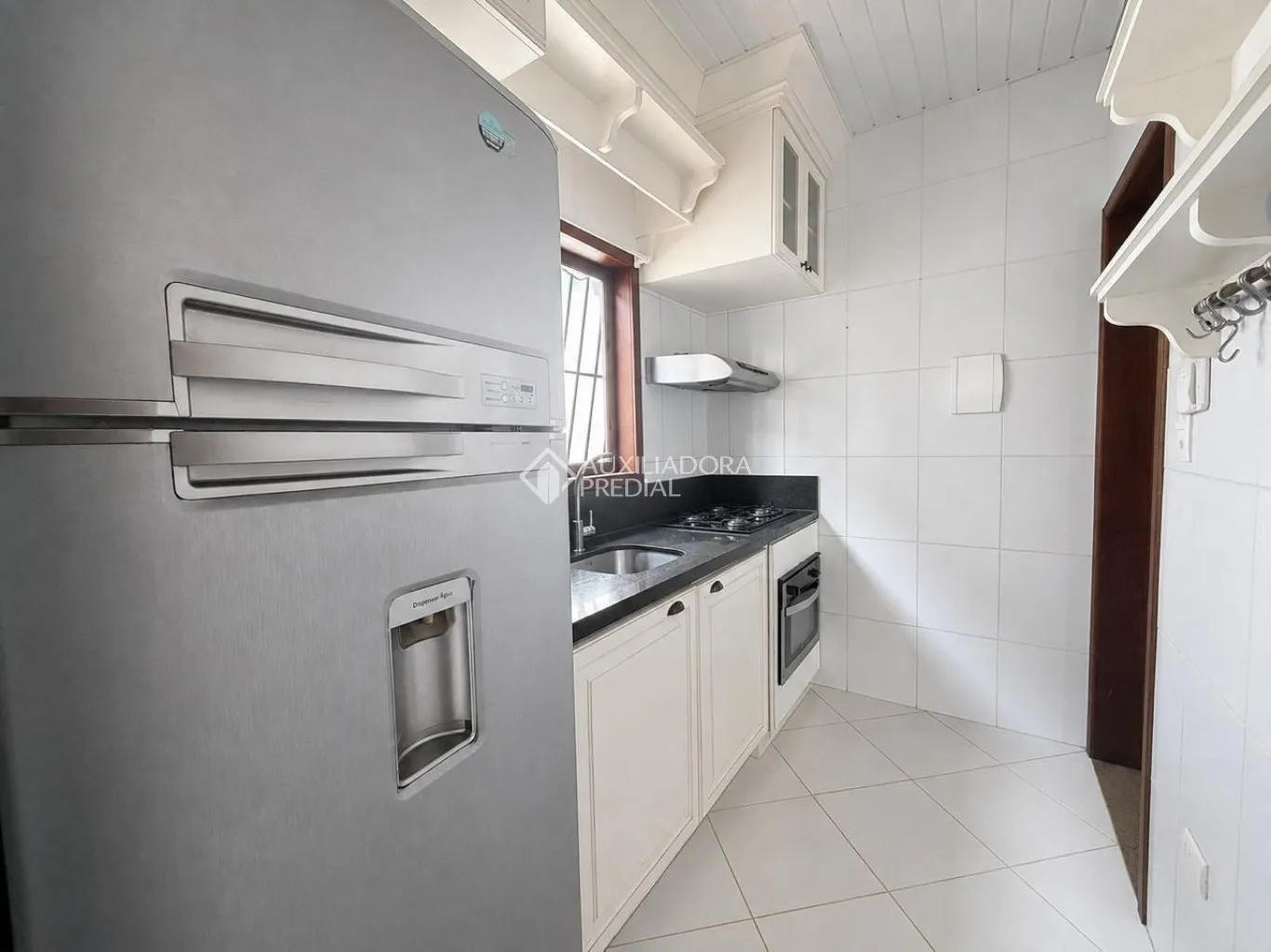 Casa de 3 dormitorios con cocina cerrada y cocina a gas — photo 2