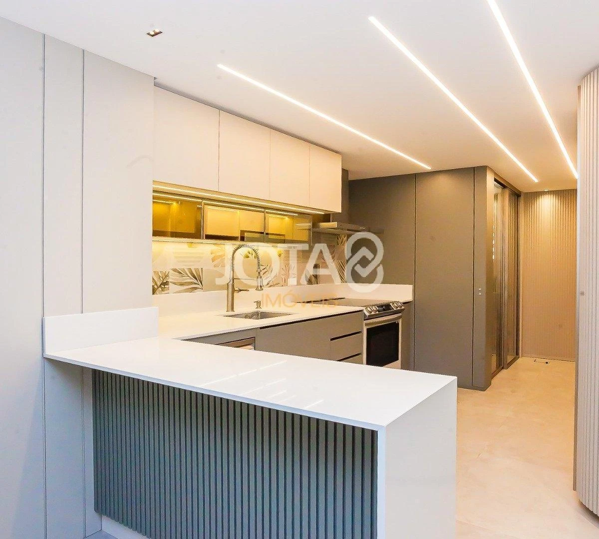Furnished 3-bedroom apartment with 201 m² — photo 14