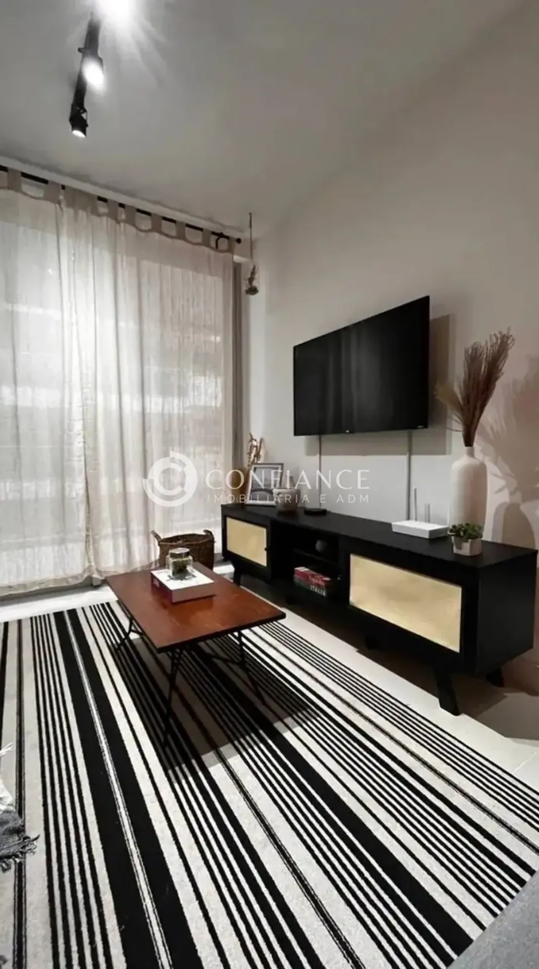Mountain view in a 2-bedroom apartment, 82 m² — photo 10