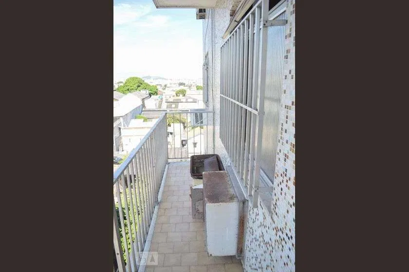 2-bedroom apartment with a closed kitchen and gas stove — photo 8