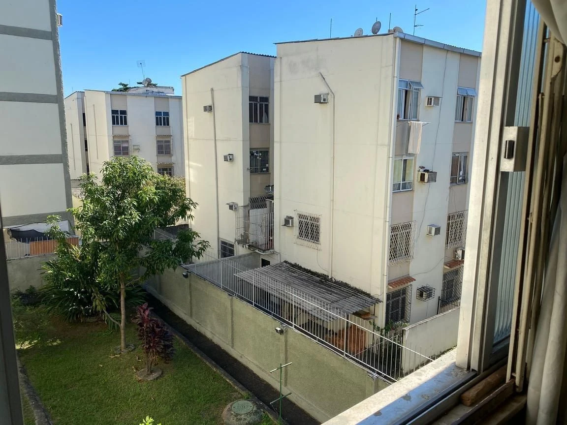 Apartamento com 2 quartos e banheiro com box de vidro — photo 29