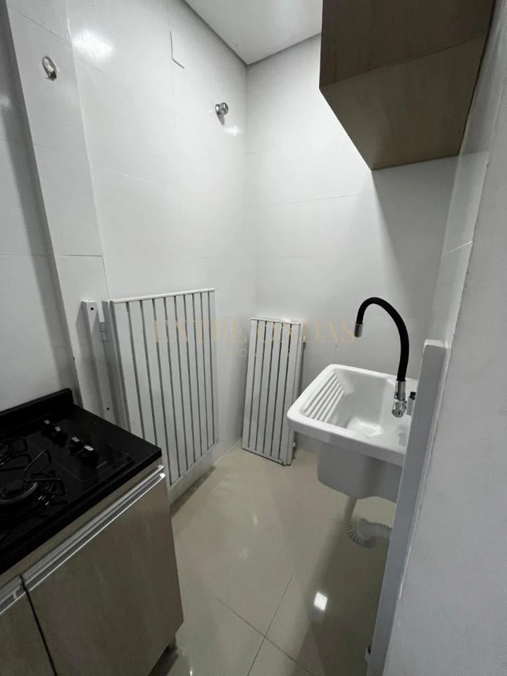 Furnished 2-bedroom apartment with 3 bathrooms — photo 16