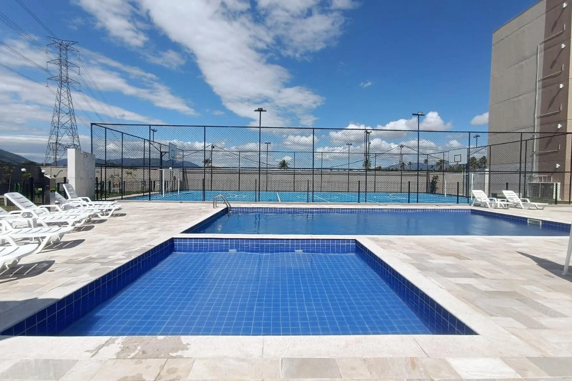 Apartamento de 2 quartos em condomínio com piscina — photo 6