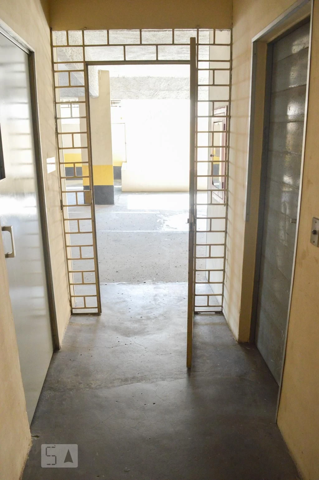 Furnished 2-bedroom apartment with private BBQ — photo 12