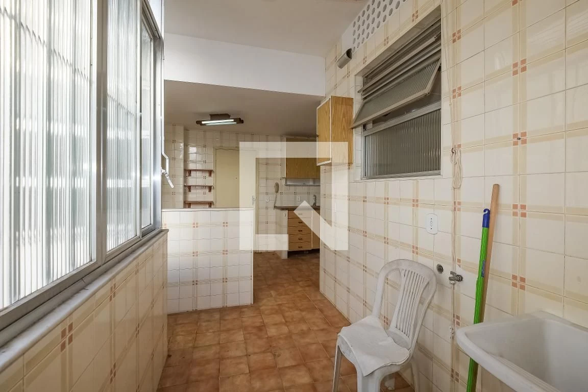 3-bedroom apartment with a mountain view in Rio de Janeiro — photo 52