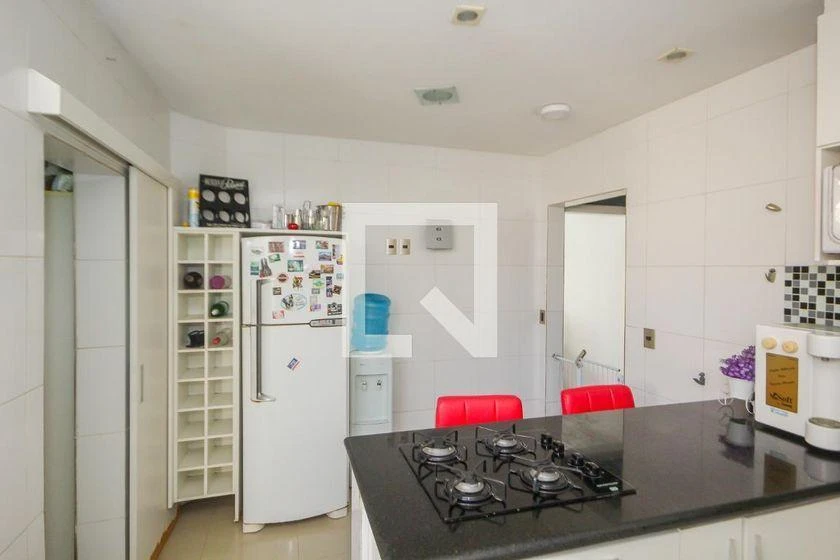 Furnished apartment, 230 m², with a walk-in closet — photo 49