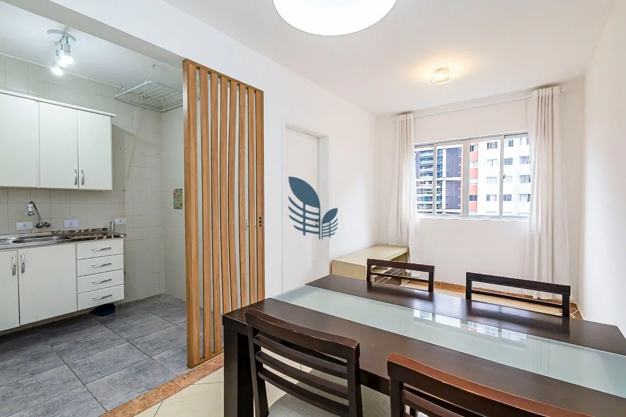 1-bedroom apartment with en-suite bathroom and separate kitchen — photo 4
