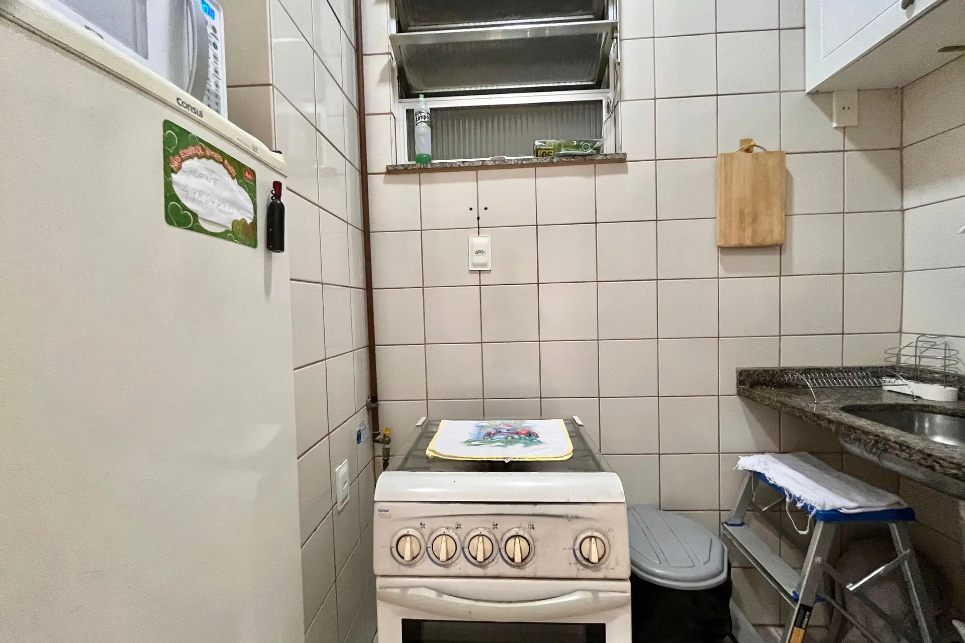 Furnished 1-bedroom apartment with a compact kitchen — photo 13