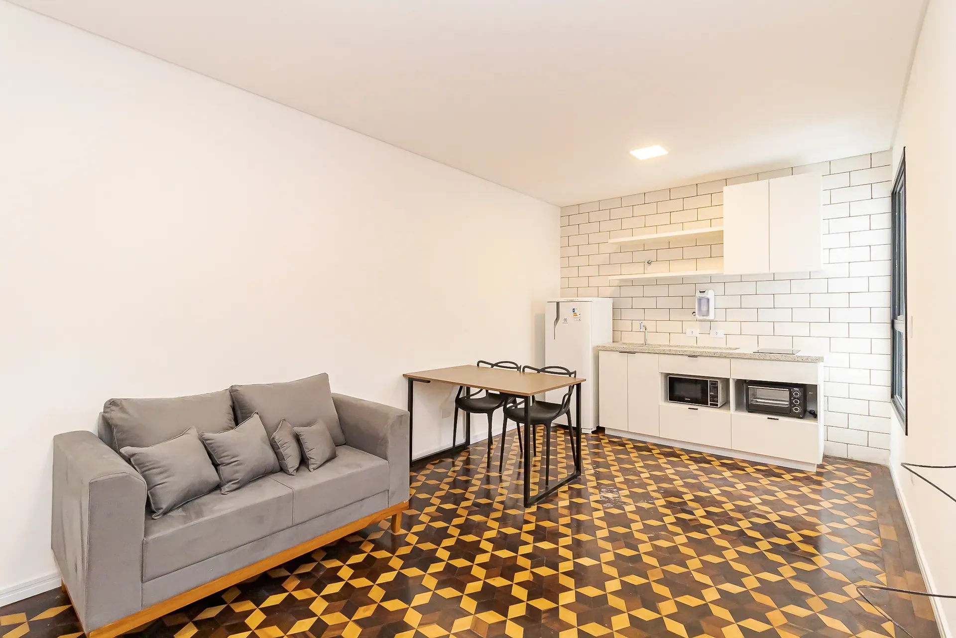 Furnished 1-bedroom apartment with 43 m² open kitchen