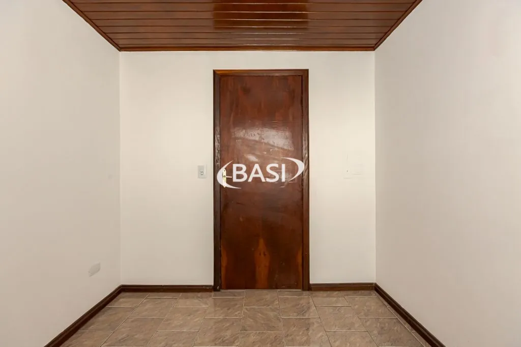 Unfurnished house with 4 bedrooms and 3 bathrooms — photo 48