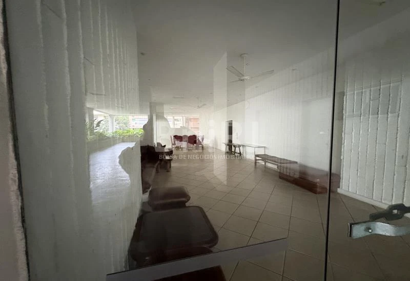 Furnished apartment, 121 m², with a glass-enclosed balcony — photo 22