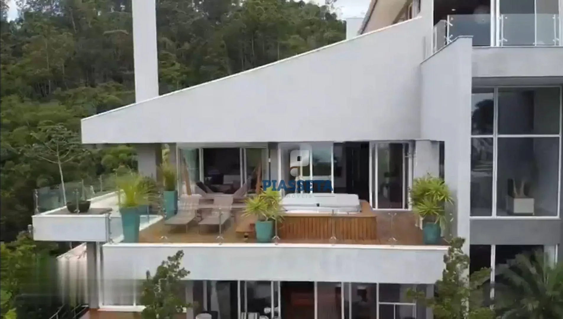 House with 4 en-suite bedrooms, 8 baths and 1800 m² — photo 11