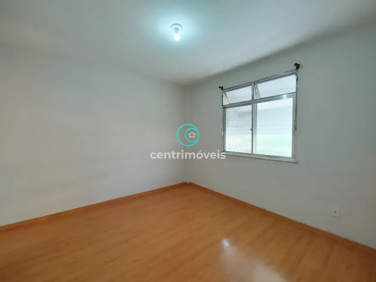 Wood or laminate floors in a 2-bedroom apartment, 50 m² — photo 15